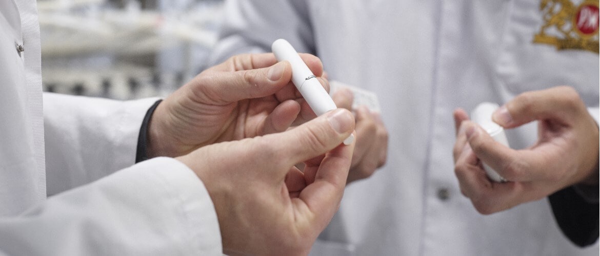 scientists with IQOS 3.0